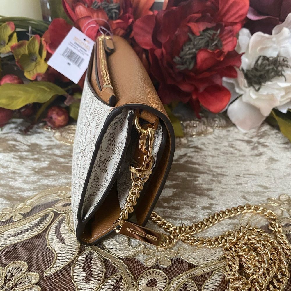 Michael Kors multi function wallet - Picture 8 of 14